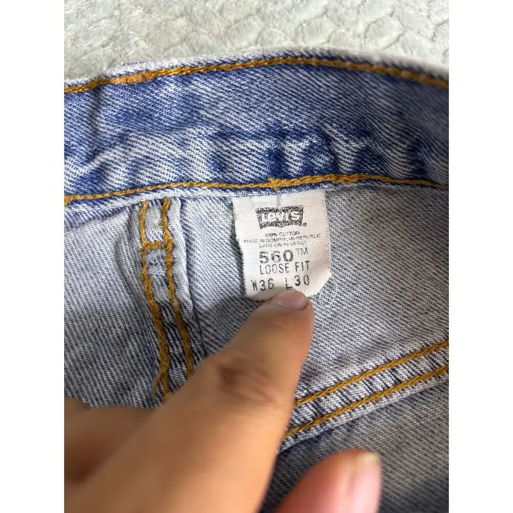 Vintage Levi’s 560 Loose Fit Jeans W36 L30 Light Wash Baggy Denim